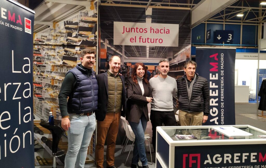 AGREFEMA inspira a las nuevas generaciones de ferreteros en AULA
