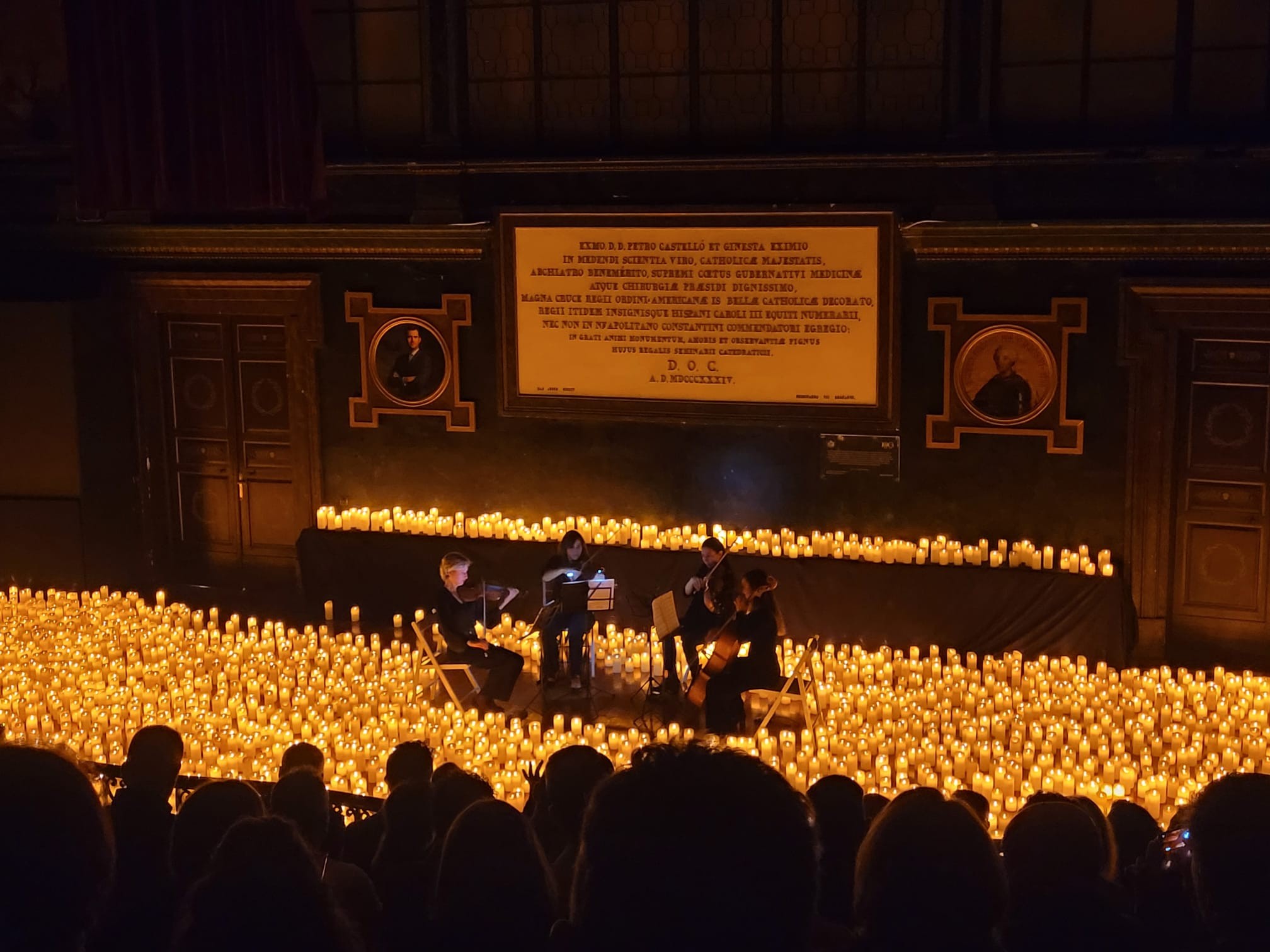 COMAFE ilumina la Navidad con un concierto Candlelight en el Colegio de Médicos