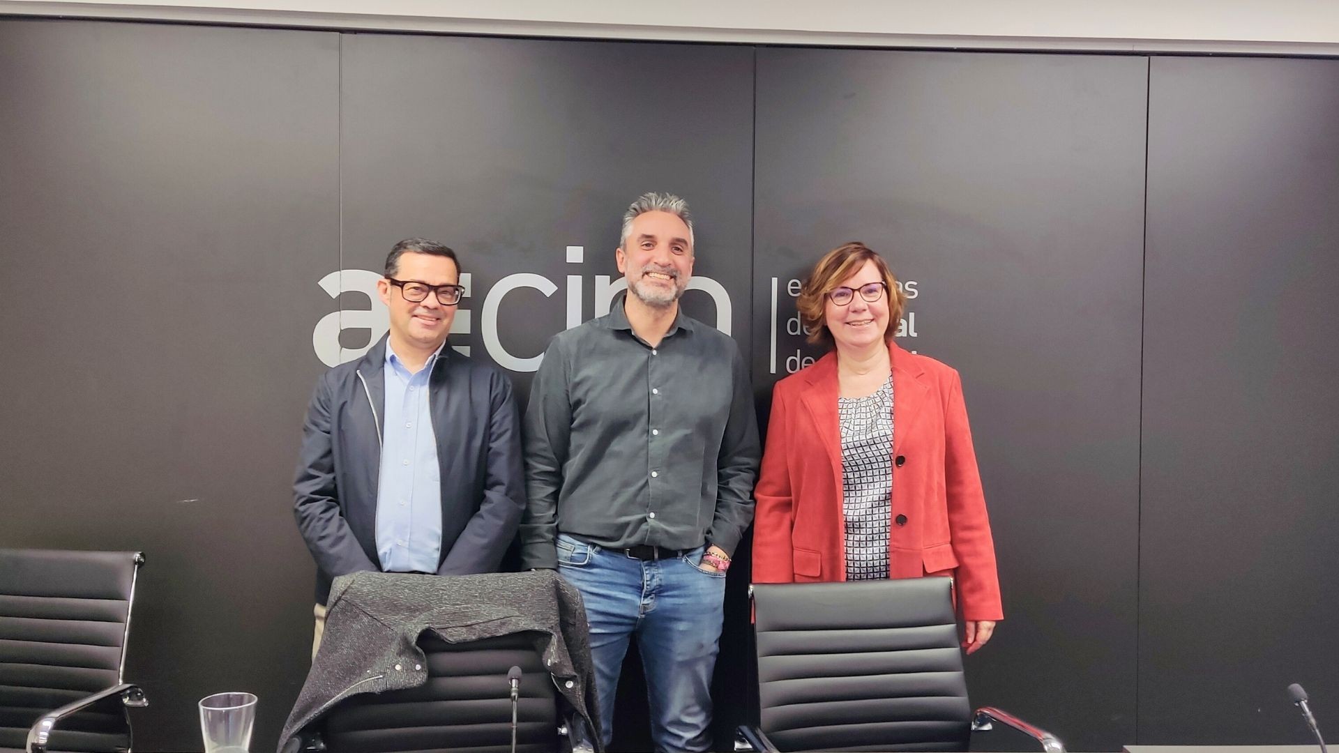 El sector ferretero se alía contra la brecha de talento